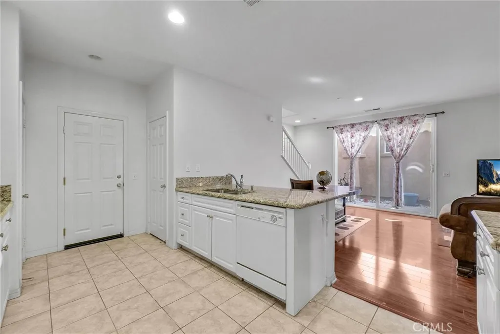 7042 Logsdon, Eastvale, California 92880 home-pic-8
