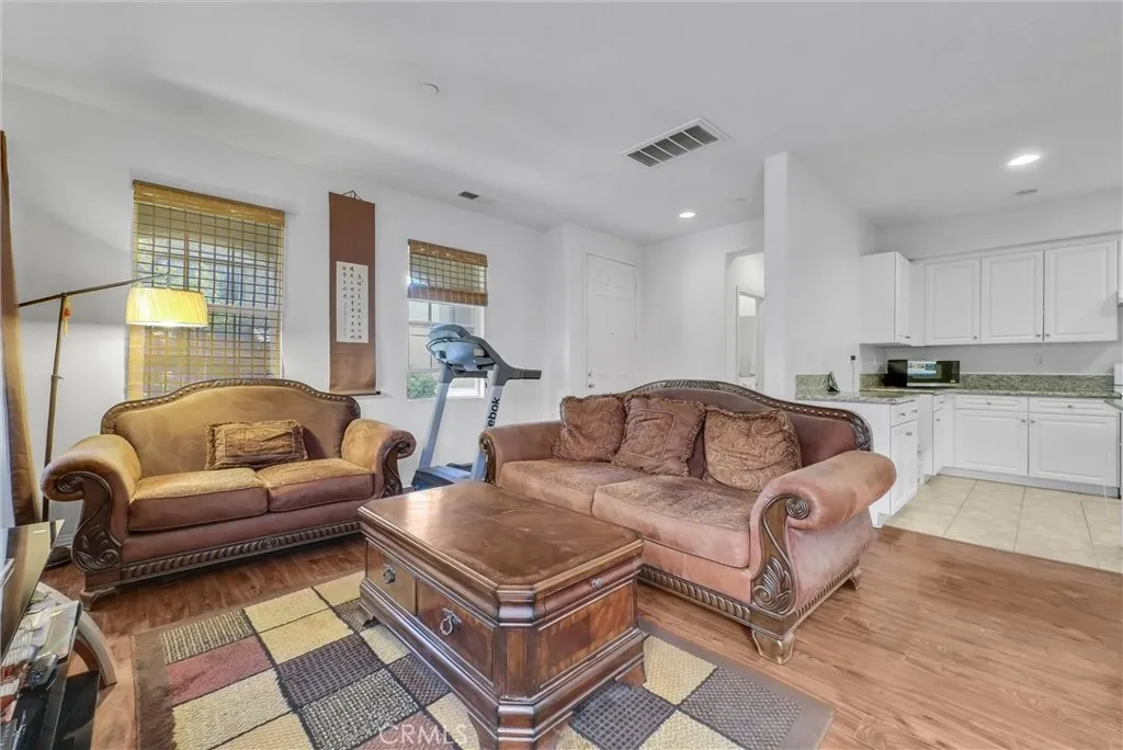 7042 Logsdon, Eastvale, California 92880 home-pic-4
