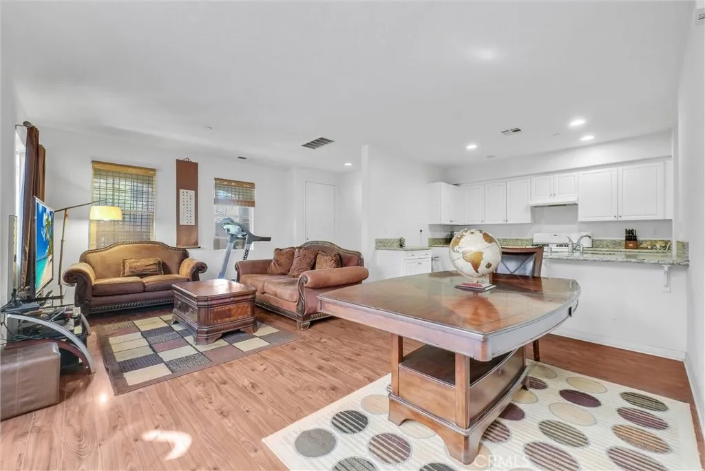 7042 Logsdon, Eastvale, California 92880 home-pic-3