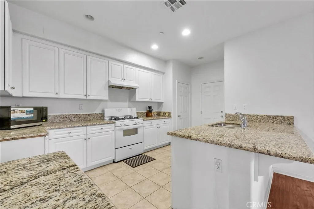 7042 Logsdon, Eastvale, California 92880 home-pic-7