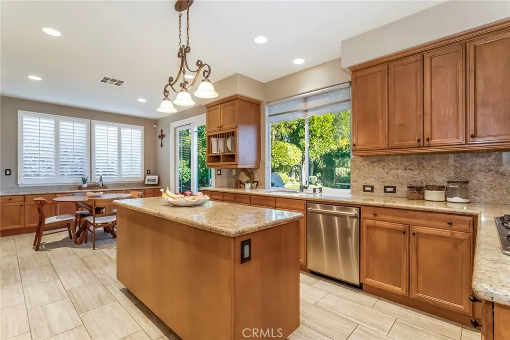 25830 De Quincy Place, Valencia, California 91381 home-pic-15