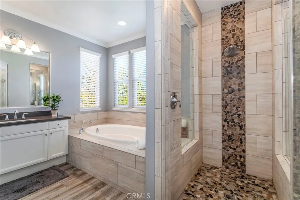 25830 De Quincy Place, Valencia, California 91381 home-pic-32
