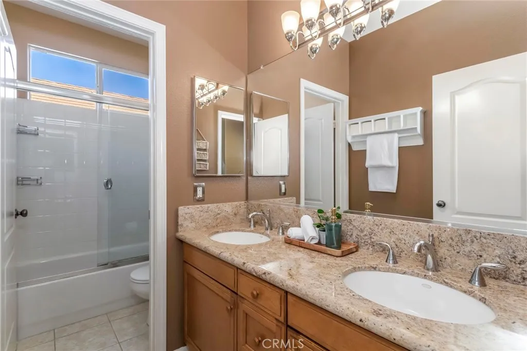 25830 De Quincy Place, Valencia, California 91381 home-pic-37