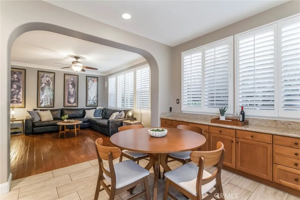 25830 De Quincy Place, Valencia, California 91381 home-pic-20