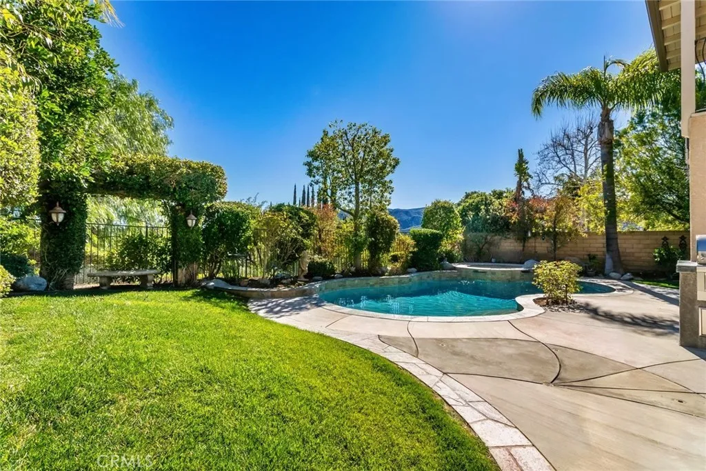 25830 De Quincy Place, Valencia, California 91381 home-pic-41