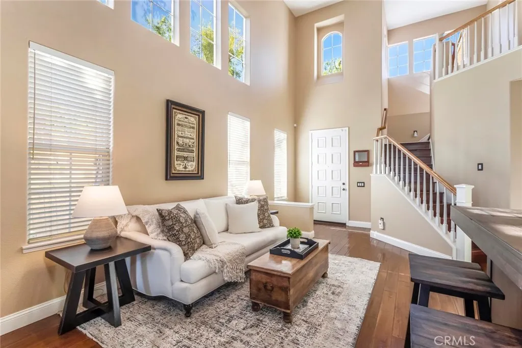 25830 De Quincy Place, Valencia, California 91381 home-pic-12