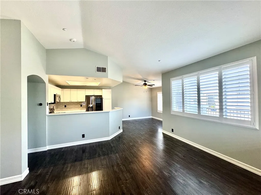 3410 E Lambeth Court F, Orange, California 92869 home-pic-2