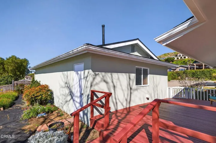 15-web-or-mls-UpmarketMedia-2474Fer-029