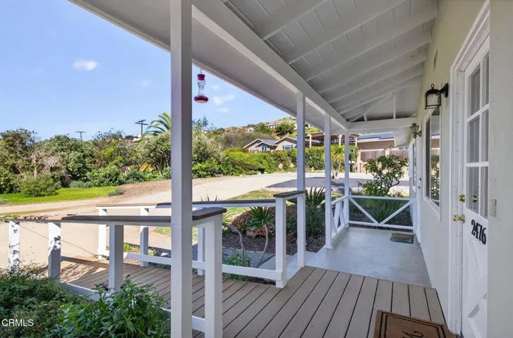 11-web-or-mls-UpmarketMedia-2474Fer-047