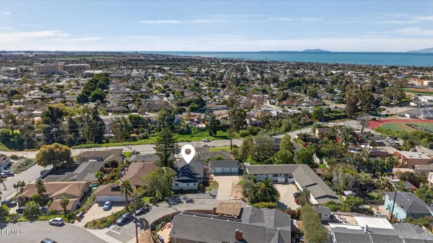 32-web-or-mls-UpmarketMedia-2474Fer-aer-