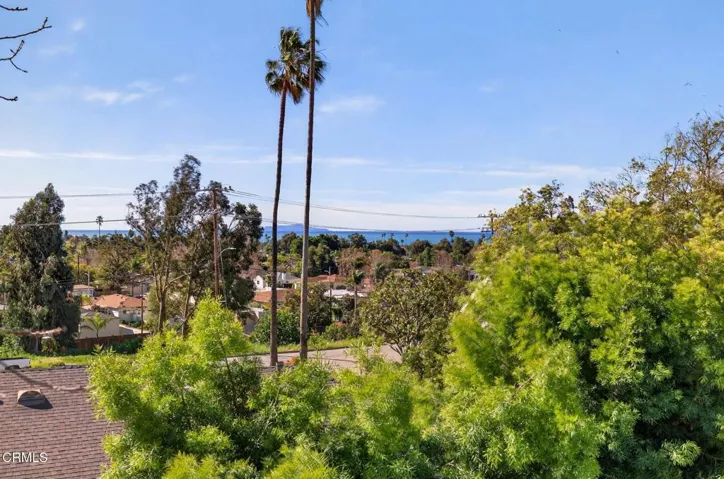 22-web-or-mls-UpmarketMedia-2474Fer-018