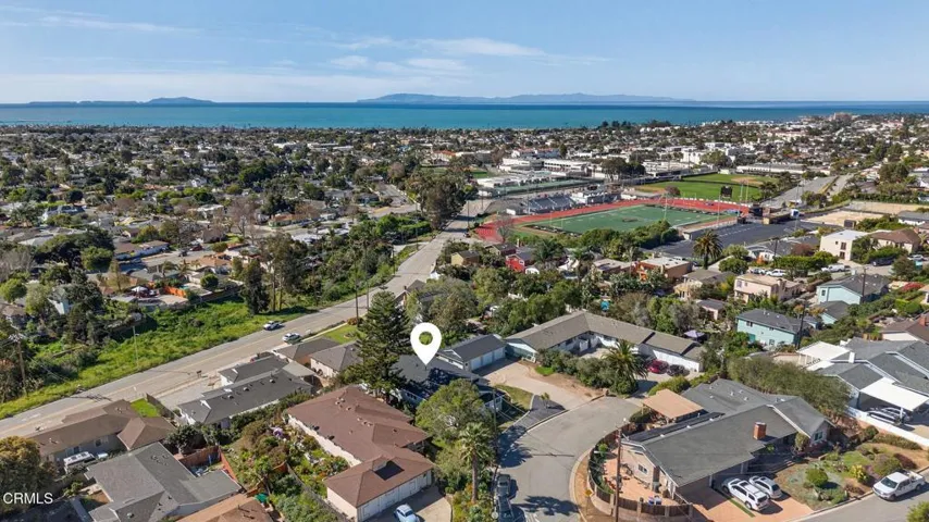 31-web-or-mls-UpmarketMedia-2474Fer-aer-
