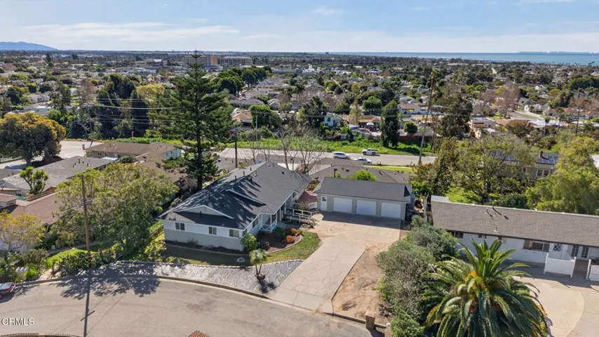 26-web-or-mls-UpmarketMedia-2474Fer-aer-