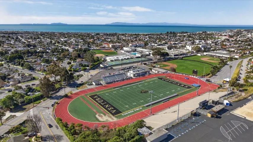 34-web-or-mls-UpmarketMedia-2474Fer-aer-