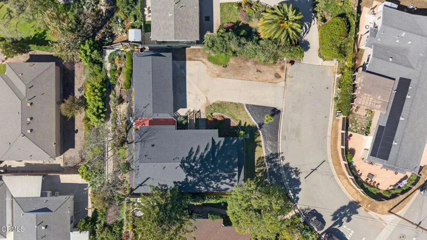 24-web-or-mls-UpmarketMedia-2474Fer-aer-