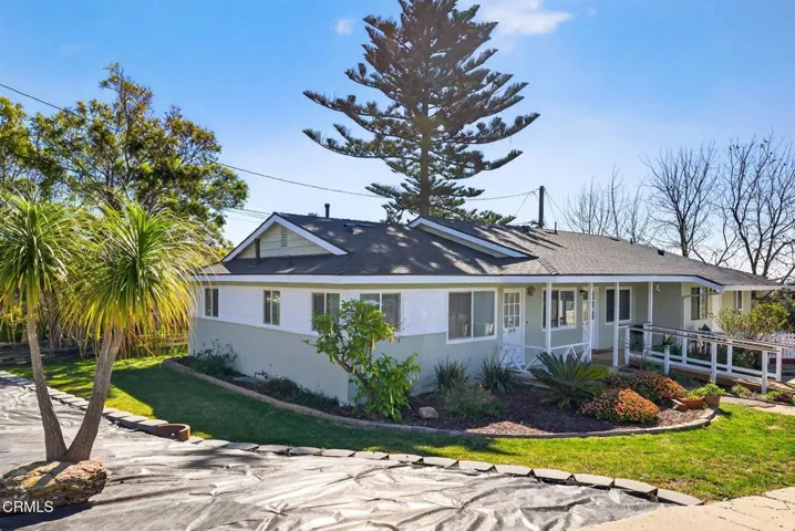 6-web-or-mls-UpmarketMedia-2474Fer-057