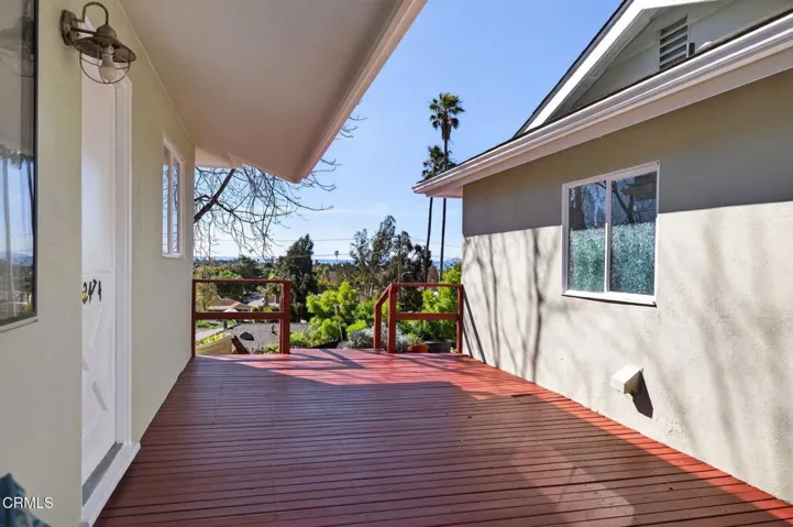 12-web-or-mls-UpmarketMedia-2474Fer-019