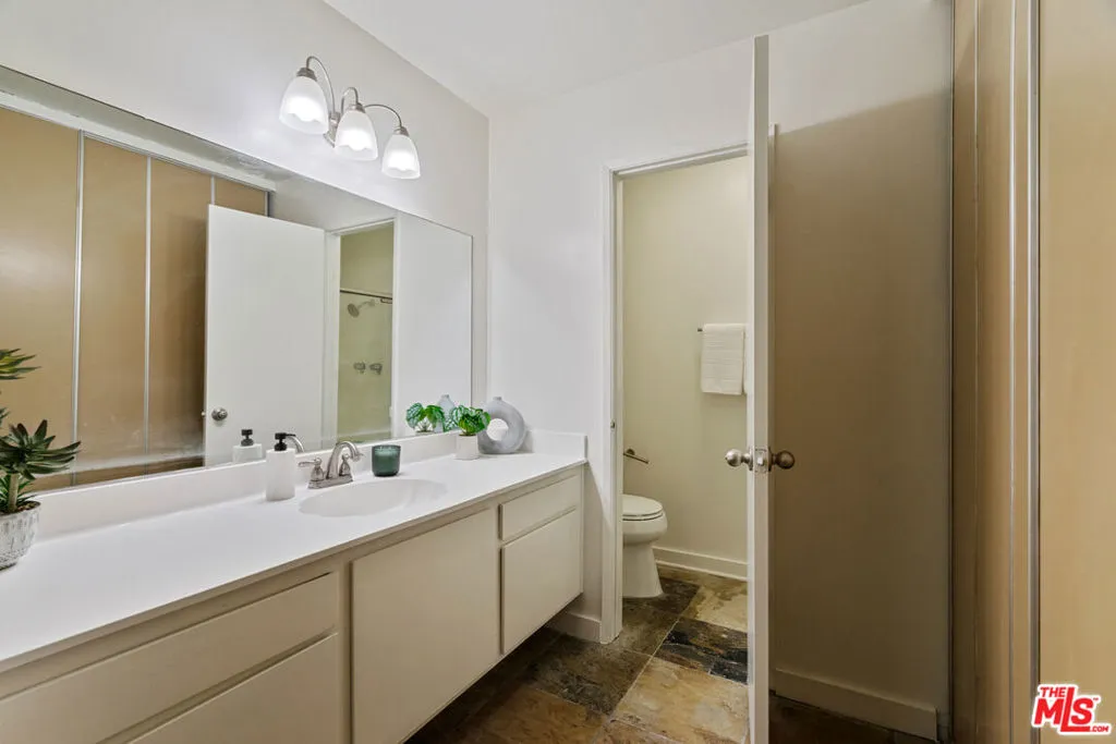 4900 Overland Avenue 205, Culver City, California 90230 home-pic-14