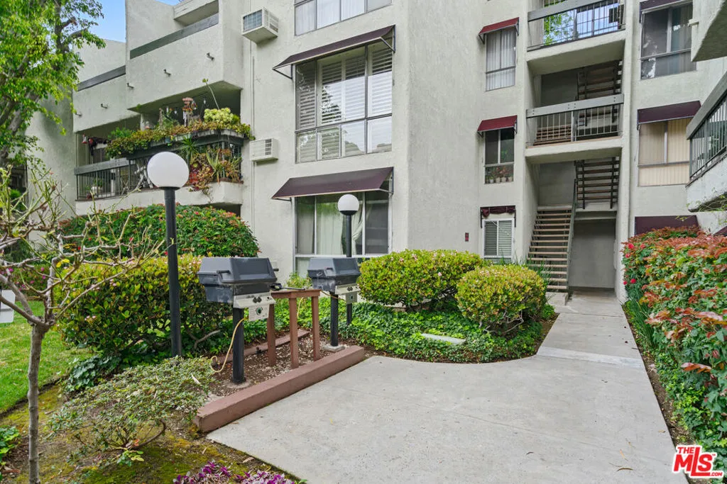 4900 Overland Avenue 205, Culver City, California 90230 home-pic-22