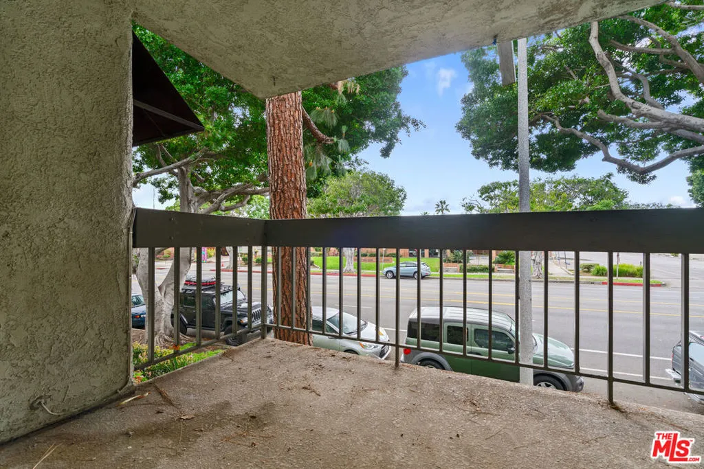 4900 Overland Avenue 205, Culver City, California 90230 home-pic-16