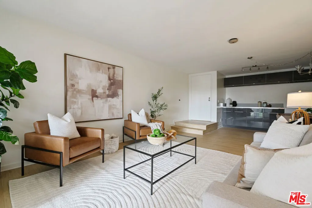 4900 Overland Avenue 205, Culver City, California 90230 home-pic-2