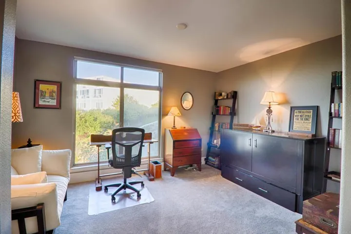 Guest bedroom with Murphy Bed