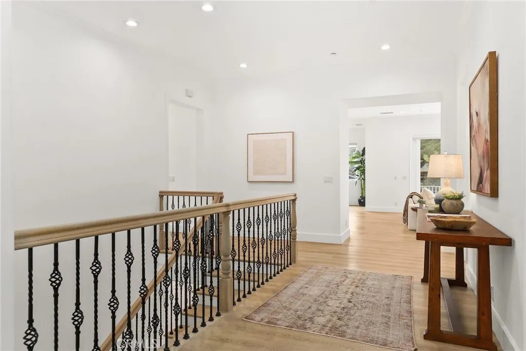 238 Lake Sherwood Drive, Lake Sherwood, California 91361 home-pic-3