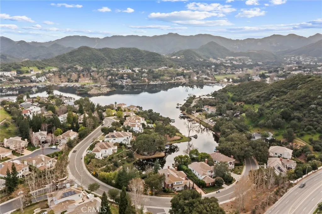 238 Lake Sherwood Drive, Lake Sherwood, California 91361 home-pic-45
