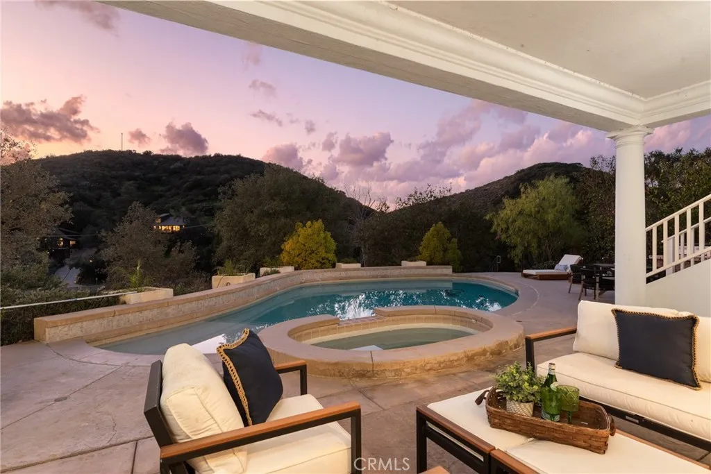 238 Lake Sherwood Drive, Lake Sherwood, California 91361 home-pic-32