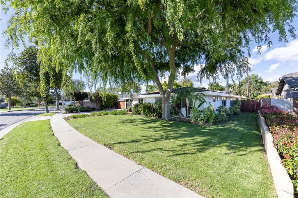 2033 E Fern, Fullerton, California 92831 home-pic-59