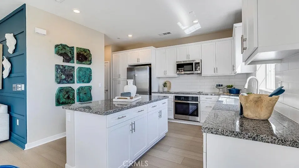 1121 Thunderchief Lane, Rialto, California 92376 home-pic-4