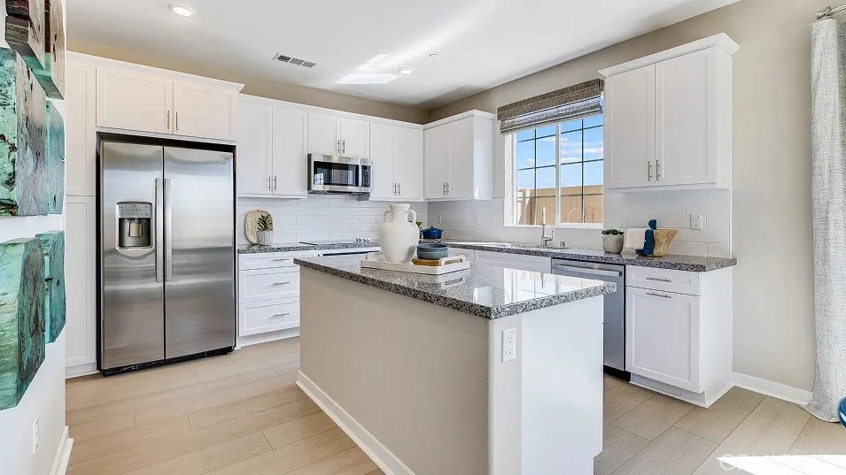 1121 Thunderchief Lane, Rialto, California 92376 home-pic-3