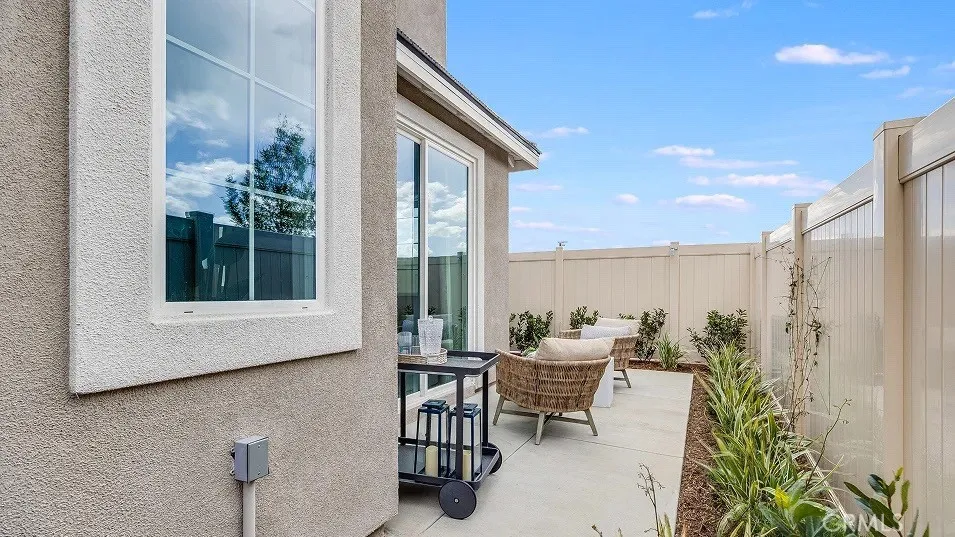 1121 Thunderchief Lane, Rialto, California 92376 home-pic-18