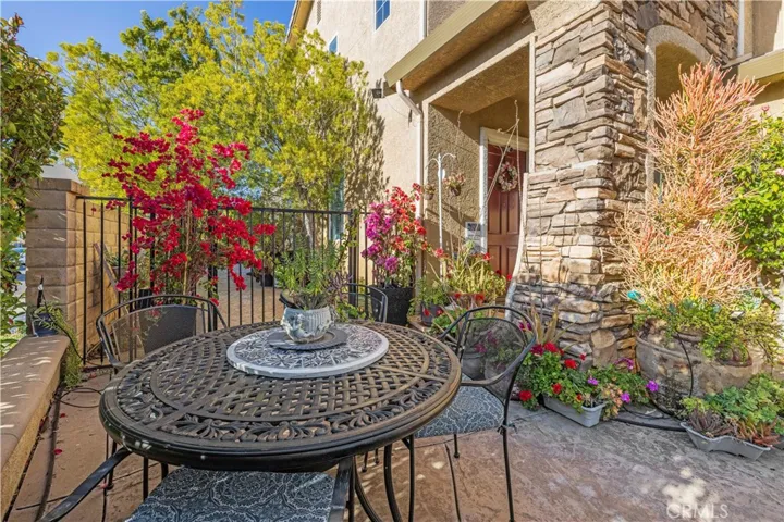 22029 Superior Court, Saugus, California 91390
