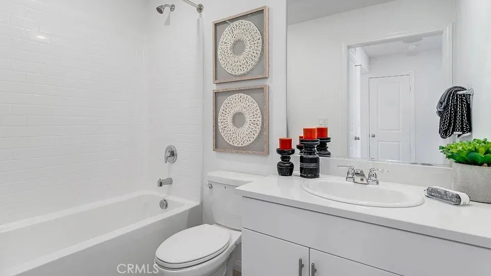 1303 Galaxy Way, Rialto, California 92376 home-pic-8