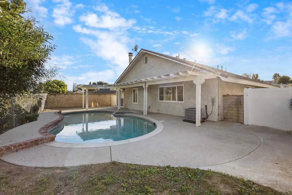 22945 Magnolia Glen Drive, Valencia, California 91354 home-pic-5