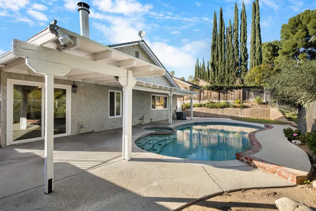 22945 Magnolia Glen Drive, Valencia, California 91354 home-pic-4