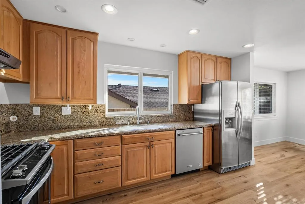 22945 Magnolia Glen Drive, Valencia, California 91354 home-pic-11