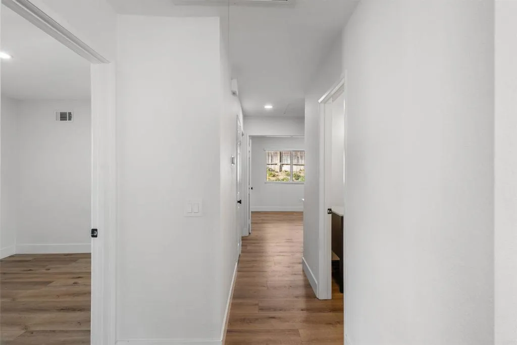 22945 Magnolia Glen Drive, Valencia, California 91354 home-pic-16