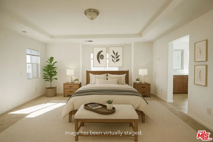 primary bedroom (virtually sta