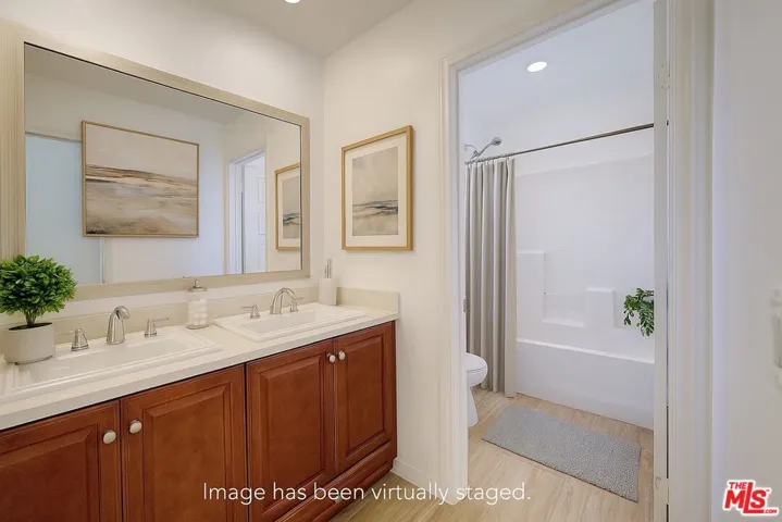 dual sink bathroom