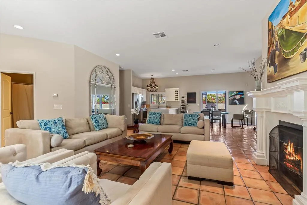 53525 Avenida Juarez, La Quinta, California 92253 home-pic-5