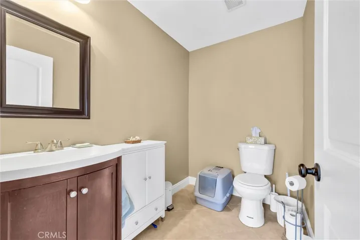 Downstairs 1/2 bath