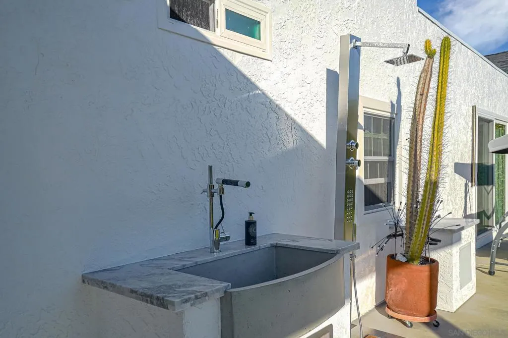 1517 Shields Ave, Encinitas, California 92024 home-pic-32