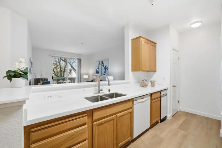 250 Santa Fe Terrace 209, Sunnyvale, California 94085