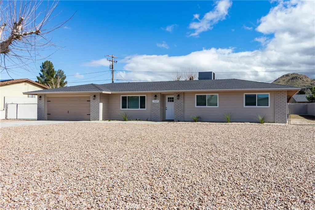 16469 Chippewa, Apple Valley, California 92307 home-pic-1