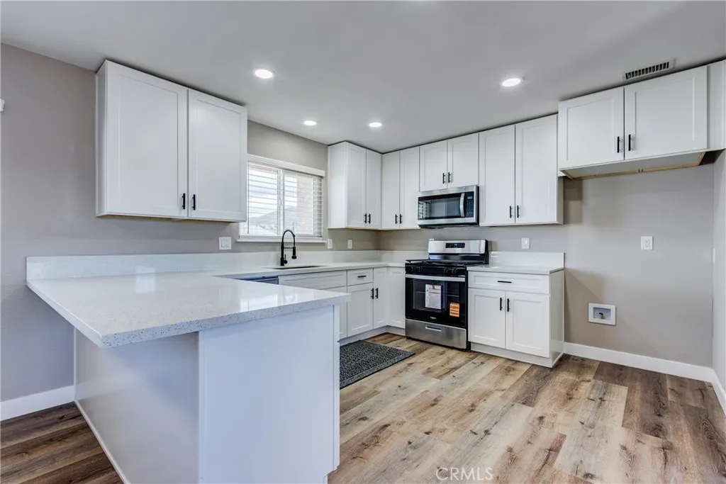 16469 Chippewa, Apple Valley, California 92307 home-pic-12