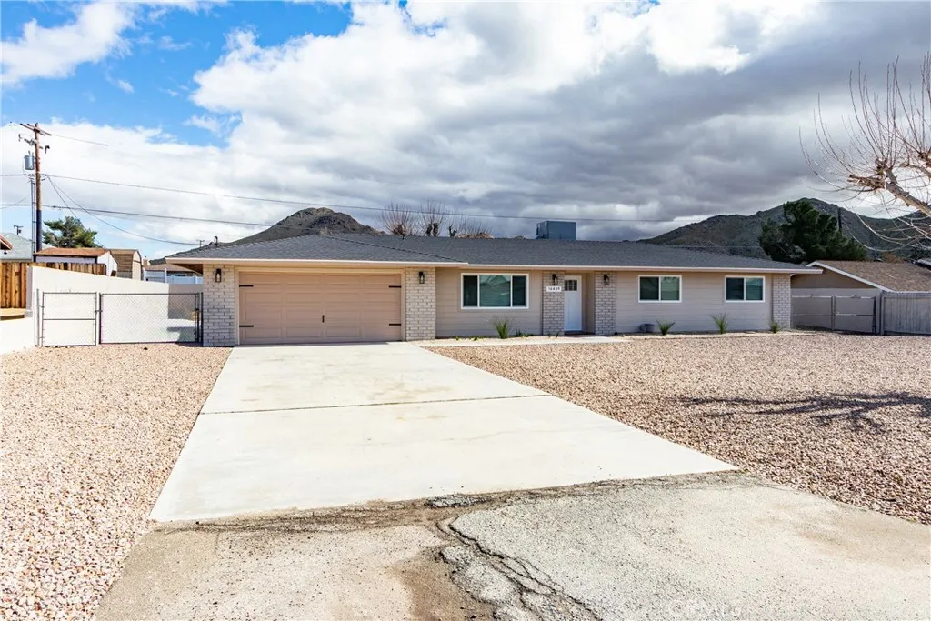 16469 Chippewa, Apple Valley, California 92307 home-pic-4