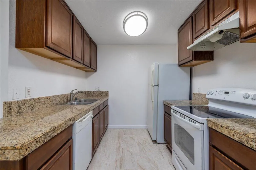 32200 Cathedral Canyon Drive 89, Cathedral City, California 92234 home-pic-1