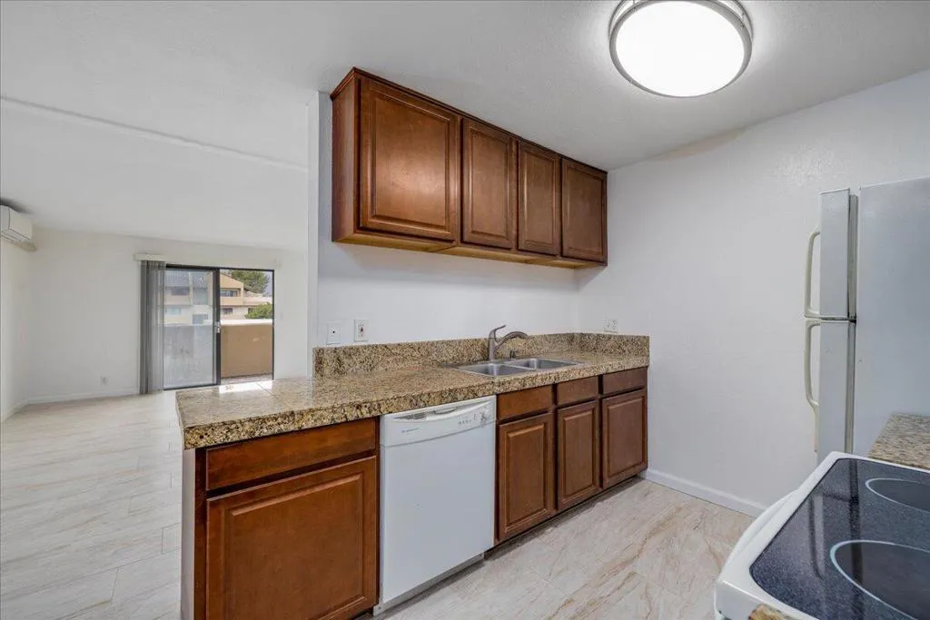 32200 Cathedral Canyon Drive 89, Cathedral City, California 92234 home-pic-2